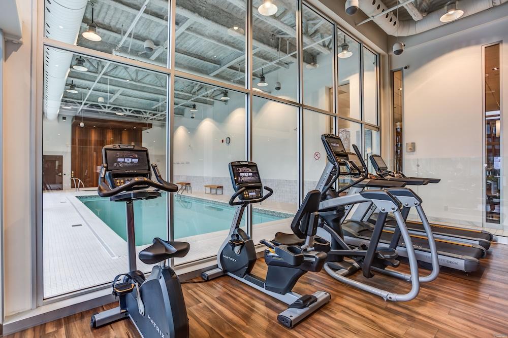 Otl Gouverneur Сагеней Экстерьер фото The gym at the hotel