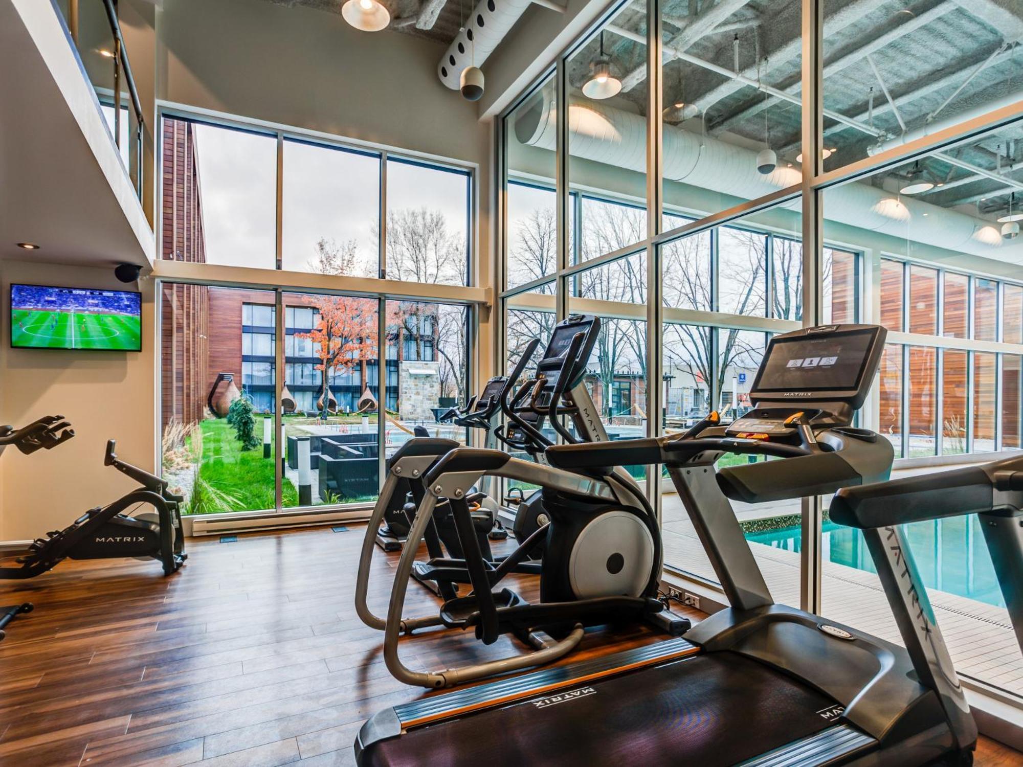 Otl Gouverneur Сагеней Экстерьер фото The Fitness Center at the River Campus