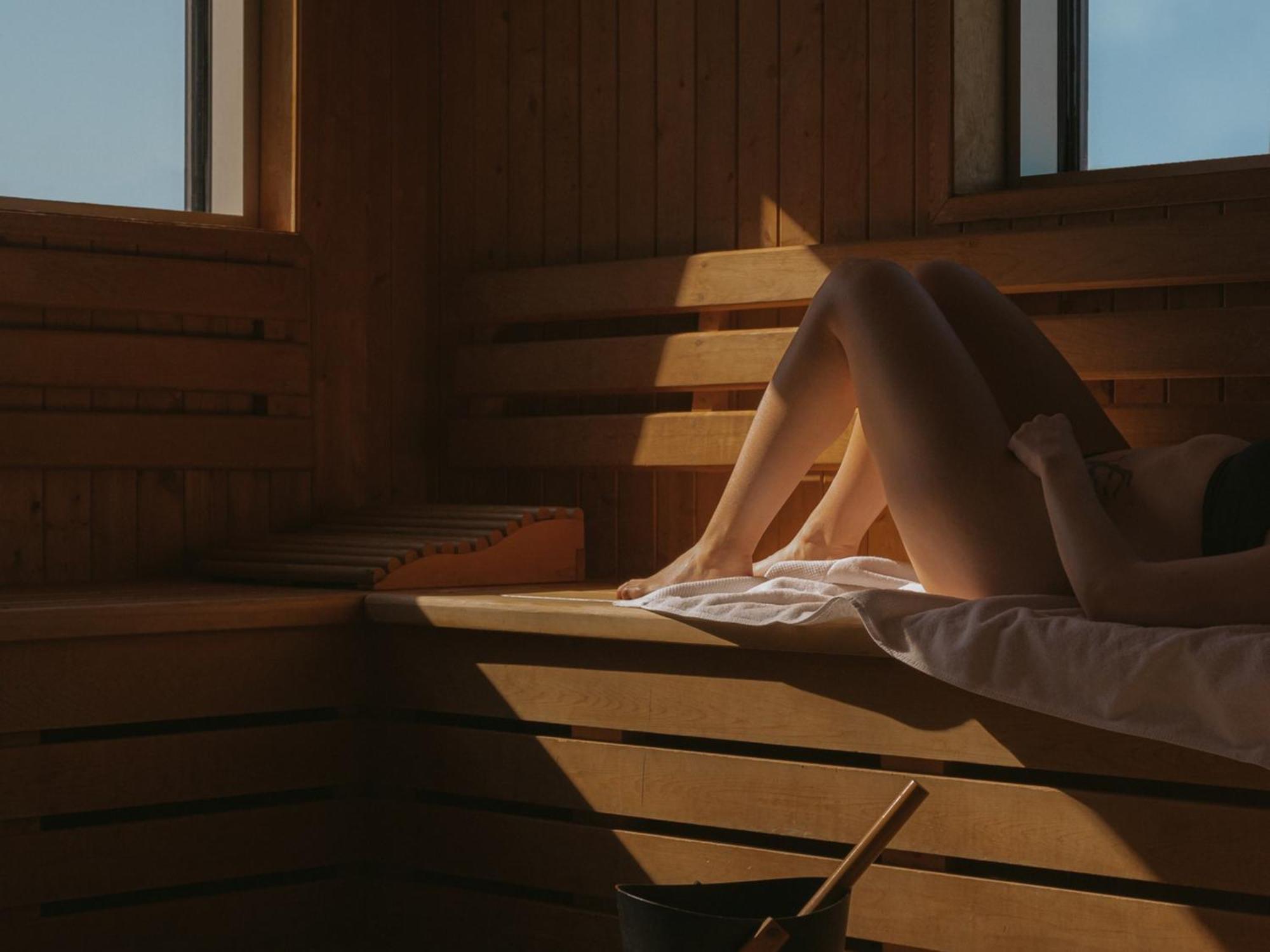 Otl Gouverneur Сагеней Экстерьер фото Sauna bathing